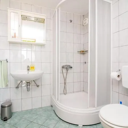 아파트 Nico - One Bedroom With Terrace - A1 *